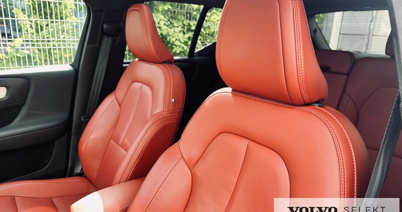 Volvo XC 40 cena 134900 przebieg: 66884, rok produkcji 2019 z Poznań małe 562